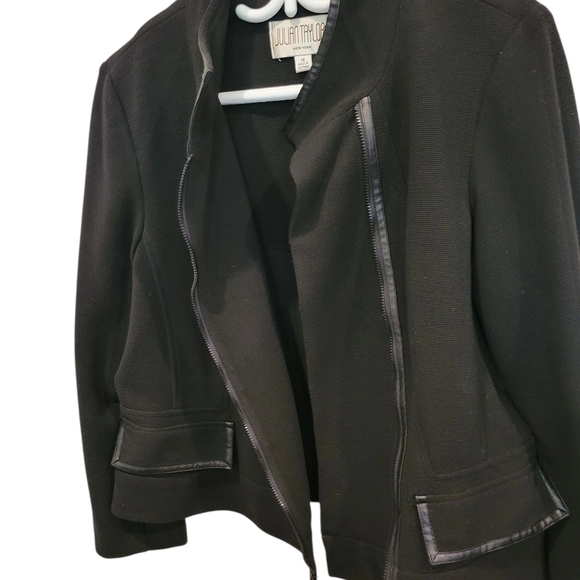 Julian Taylor N.Y. Fashionable Sleek Black Zip Jacket Size 14 - Picture 9 of 10